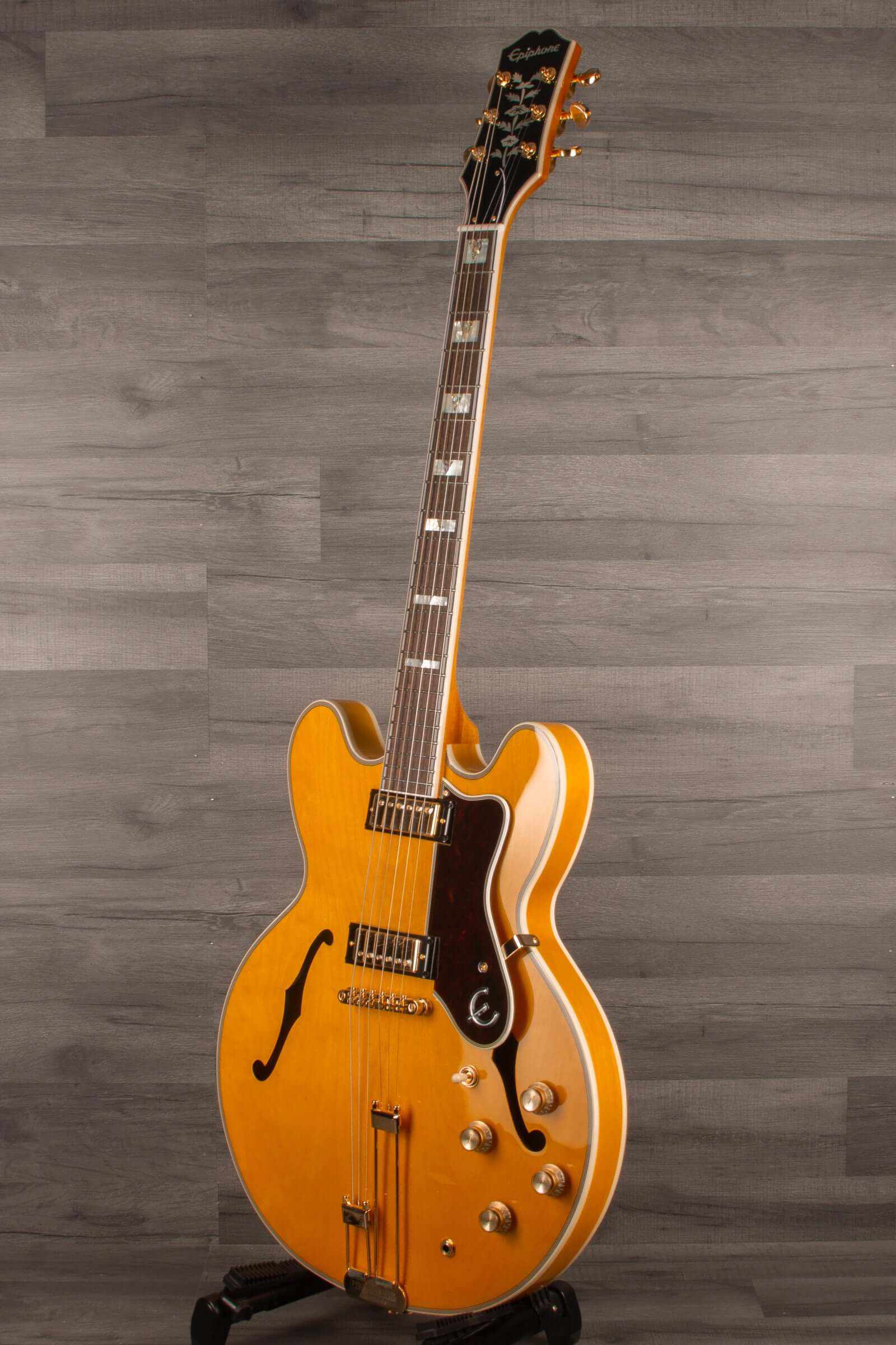 Epiphone Sheraton - Natural - incl premium gig bag | MusicStreet