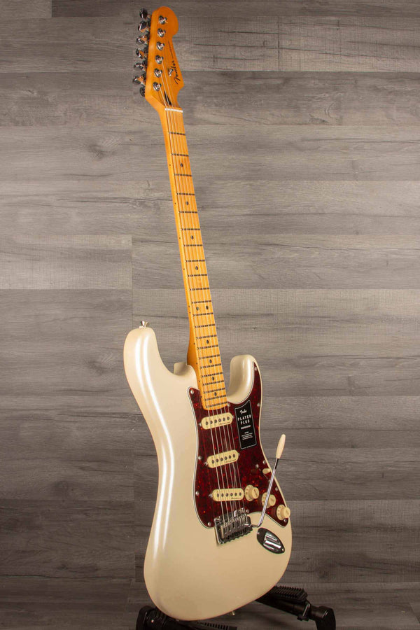 Fender Player Plus Stratocaster - Olympic Pearl Musicstreet