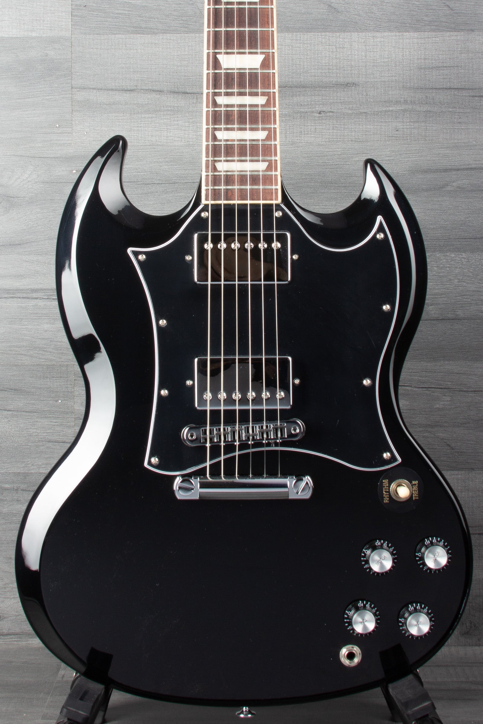 Gibson SG Standard Guitar - Ebony Finish for Enhanced Sound Quality