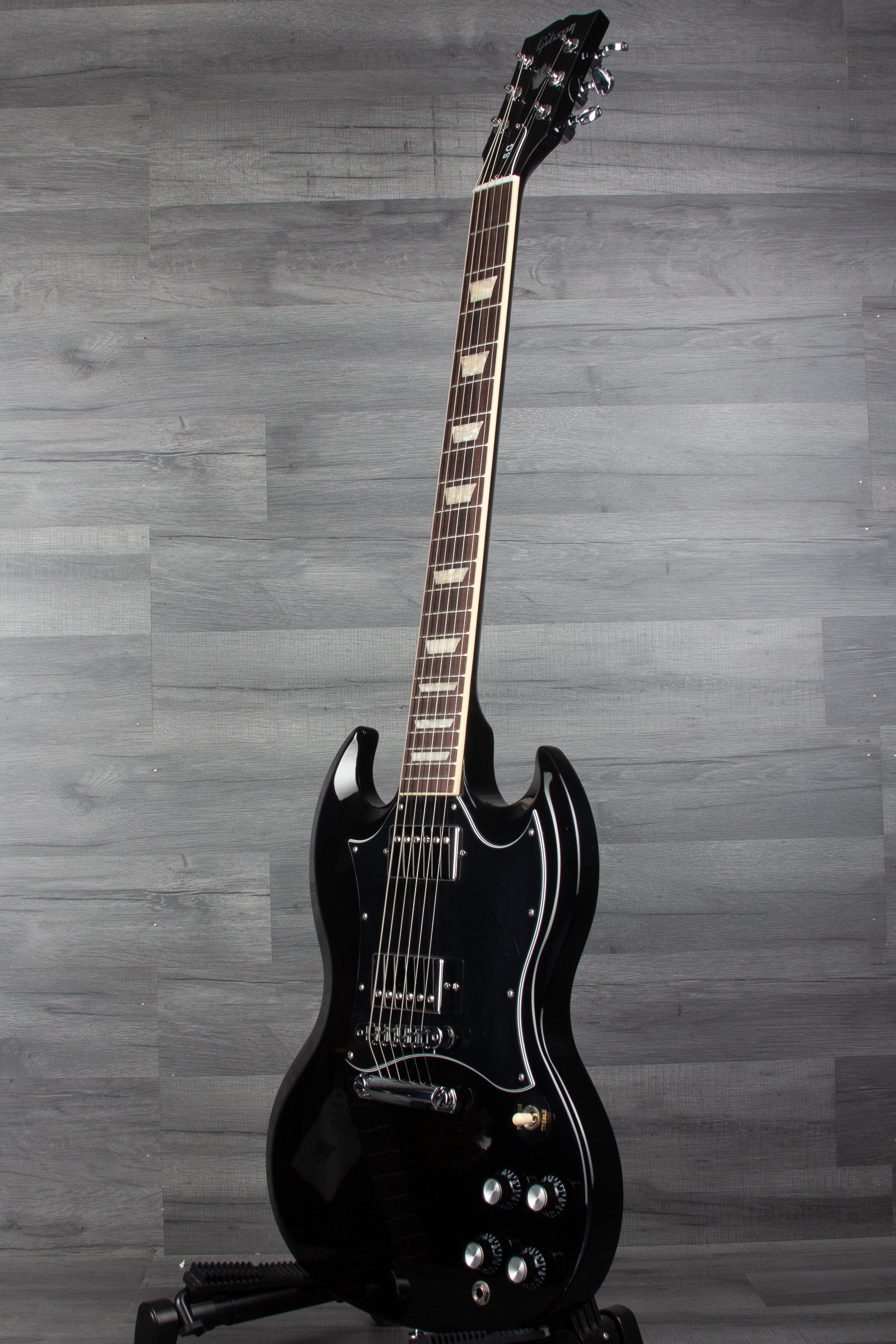 Gibson SG Standard Guitar - Ebony Finish for Enhanced Sound Quality