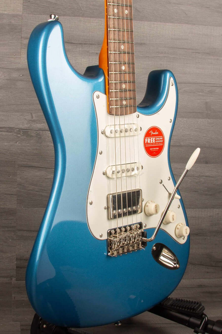 Squier FSR Classic Vibe 60s Stratocaster HSS LRL Parchment PG Lake Placid Blue