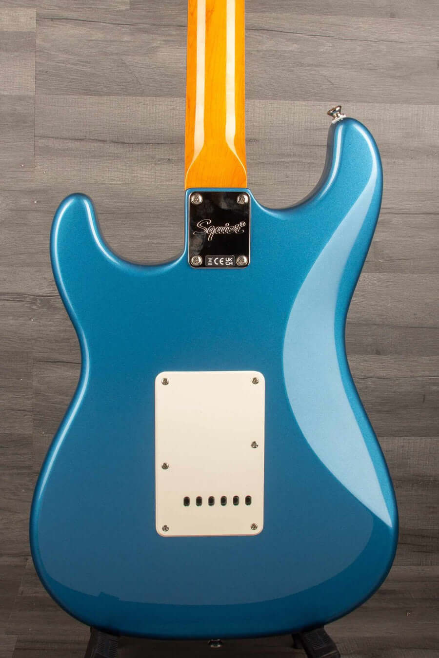 Squier FSR Classic Vibe 60s Stratocaster HSS LRL Parchment PG Lake Placid Blue