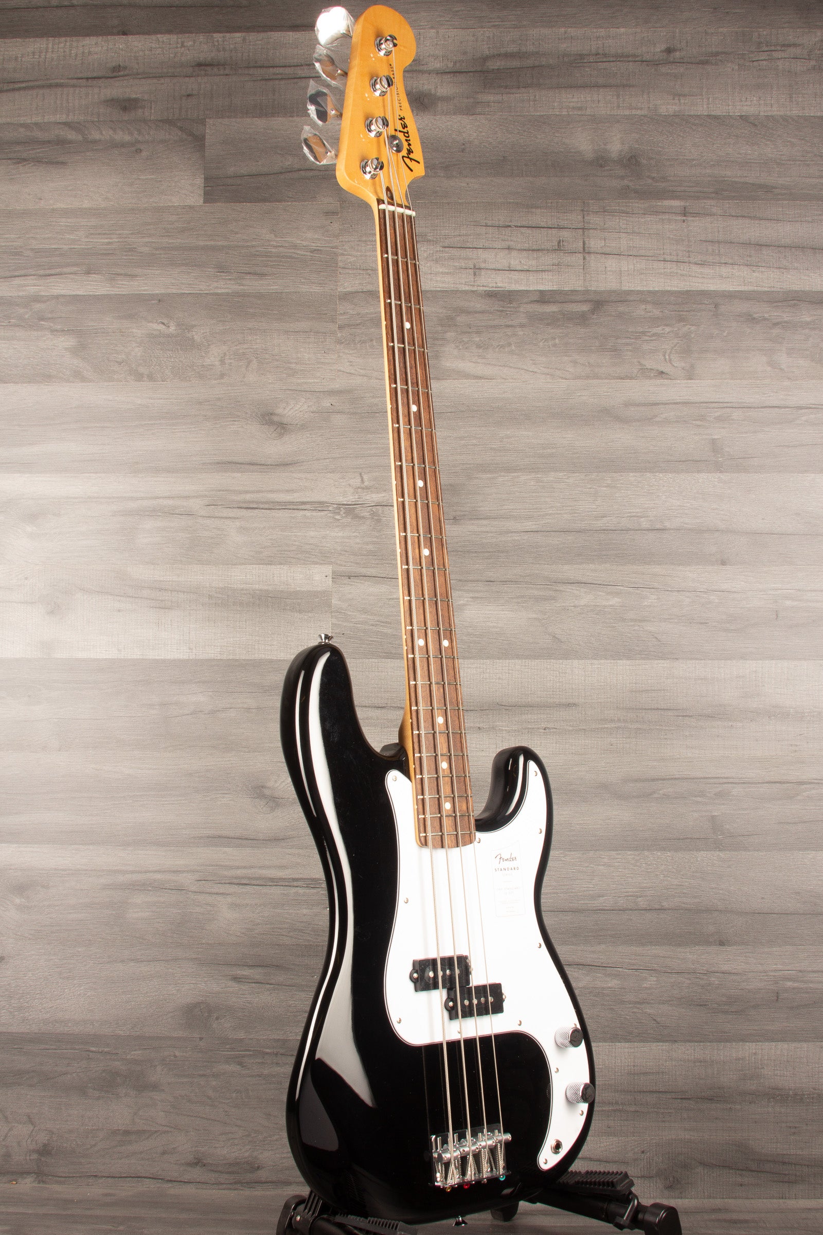 Fender Standard P Bass, Black - MusicStreet