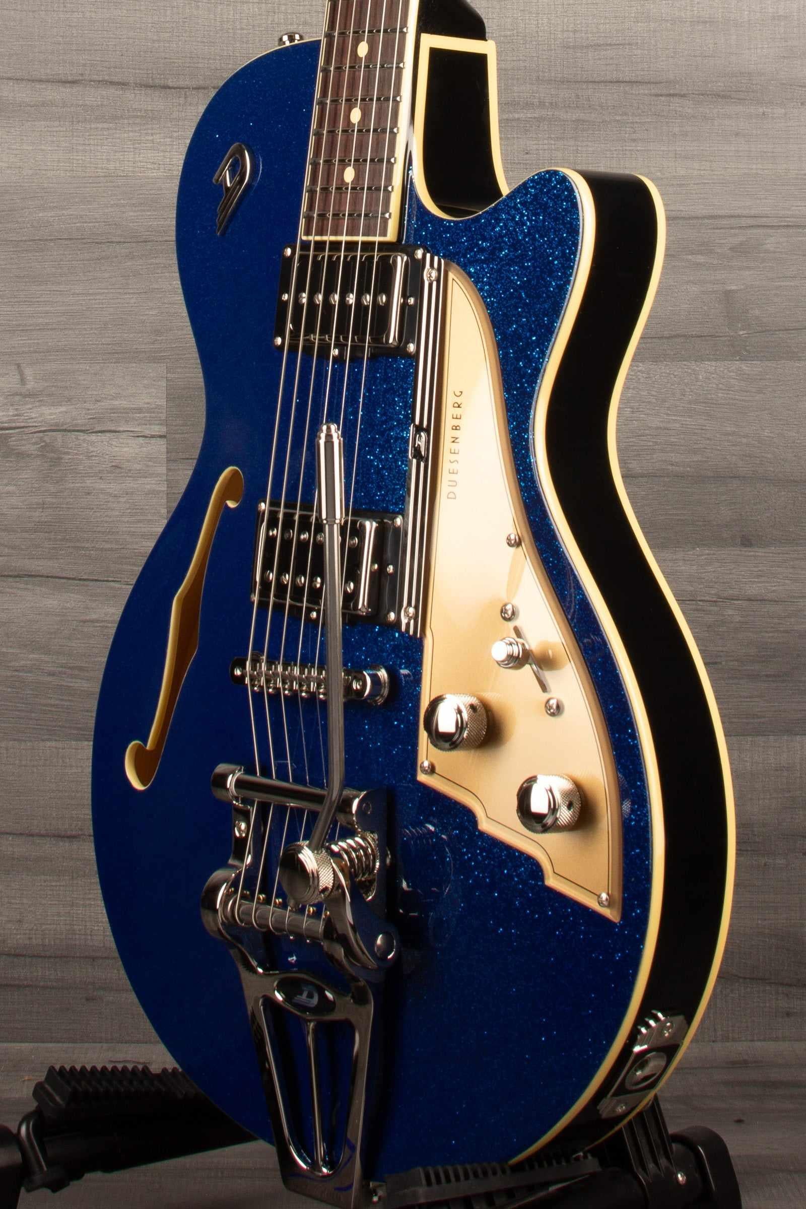 Duesenberg Starplayer Tv Electric Guitar In Blue Sparkle  With Hard Case
