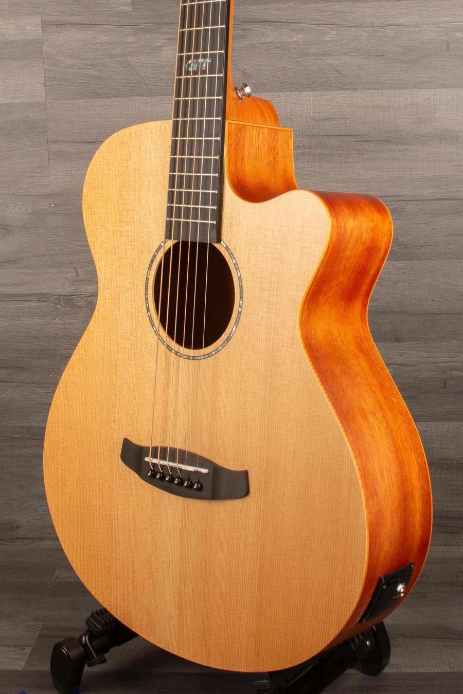 Tanglewood TRGT4CE Roadster GT Super Folk, Solid Top, incl case - MusicStreet