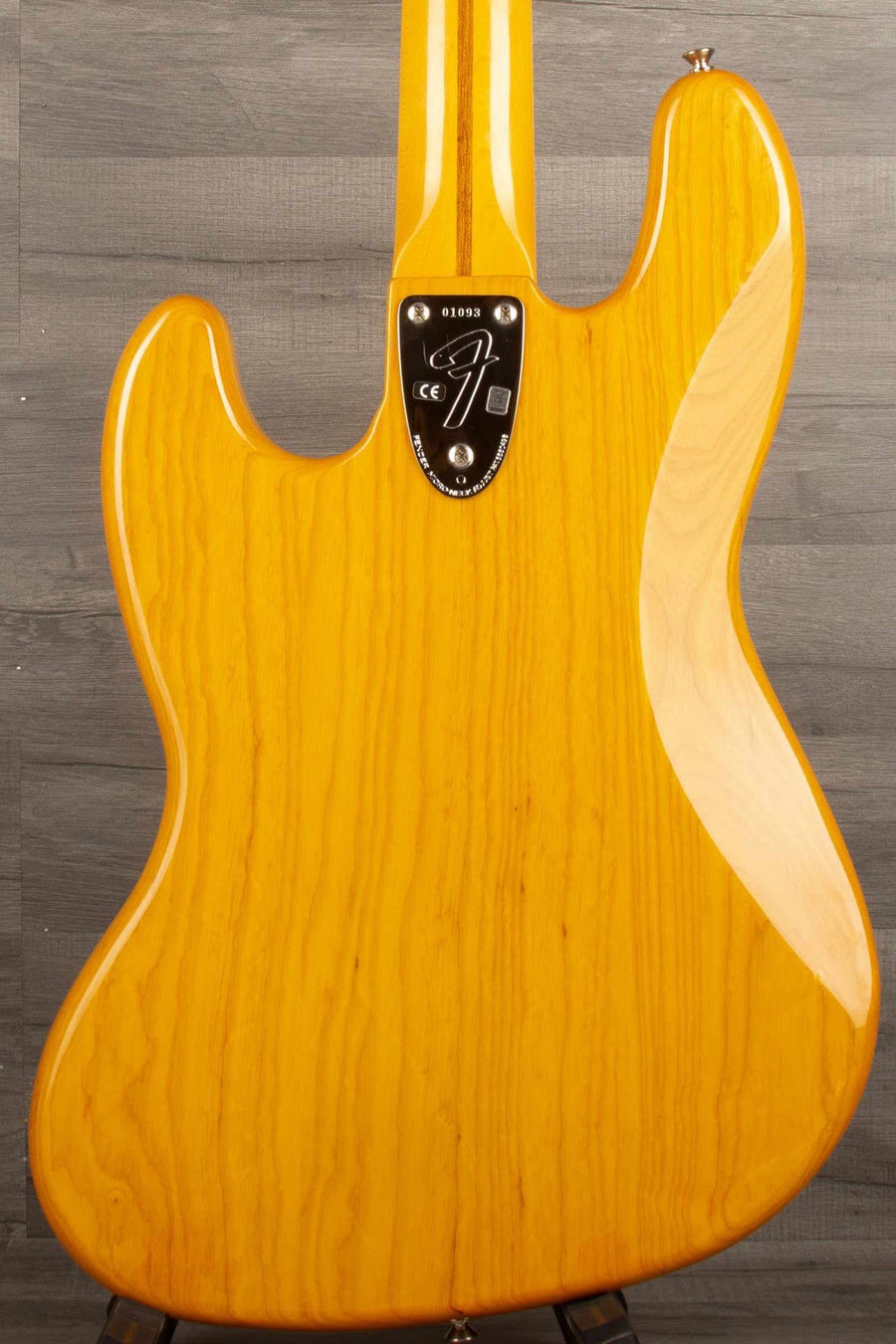 USED- Fender American Vintage Series '75 Jazz bass - aged natural
