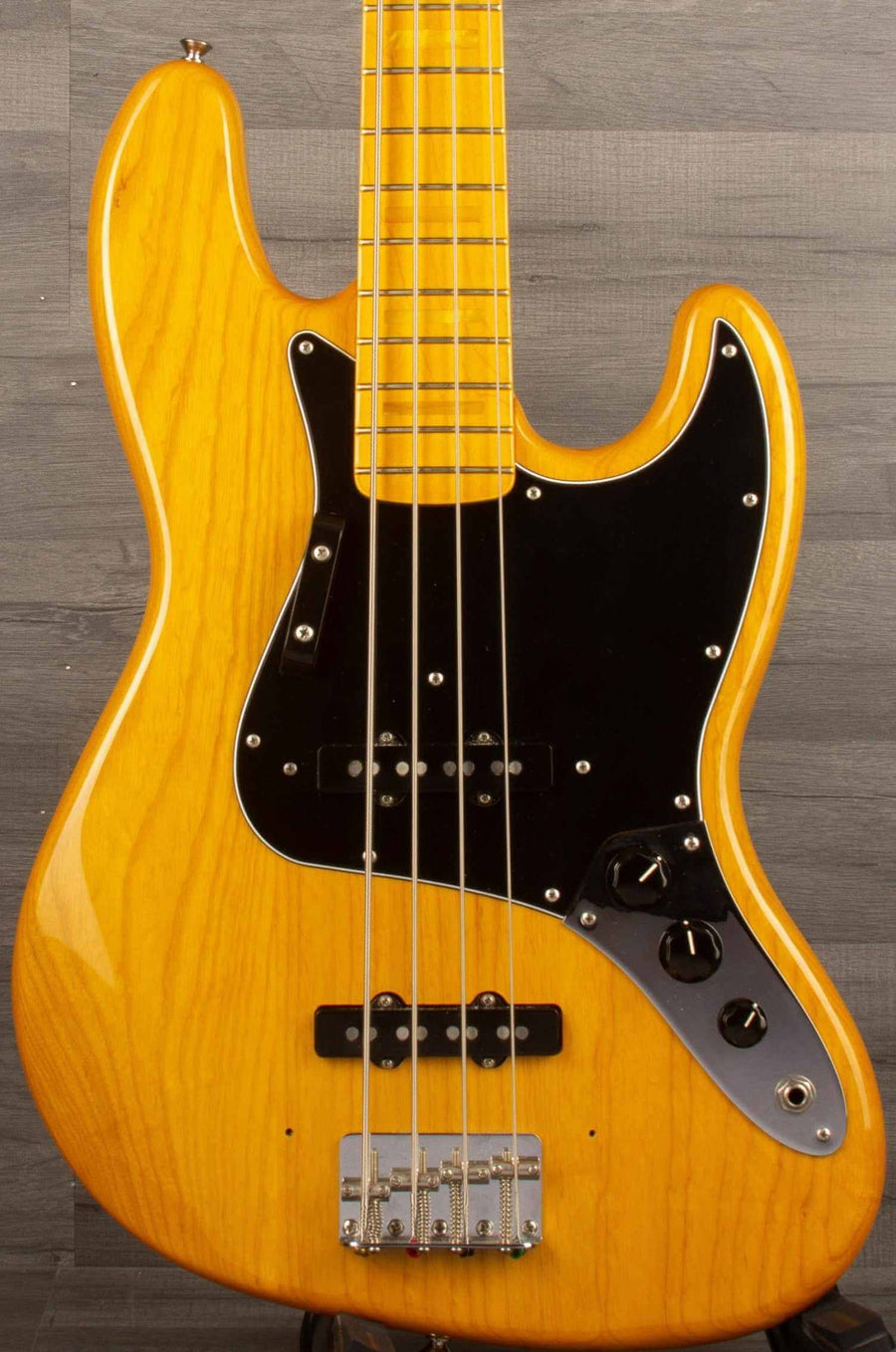 USED-  Fender American Vintage Series '75 Jazz bass - aged natural