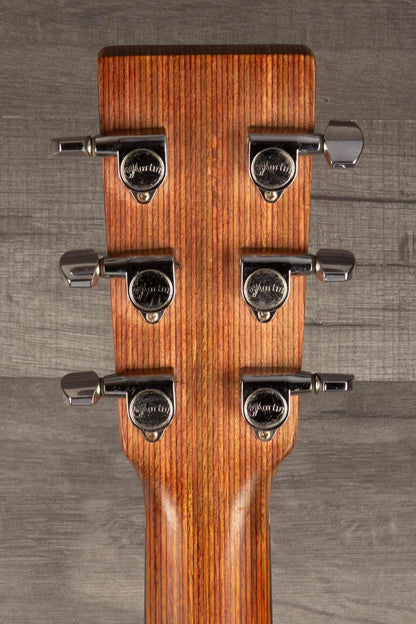USED - Martin 000X1 inc LR Baggs M1 &  hard case headstock with tuning pegs and wood grain detail.