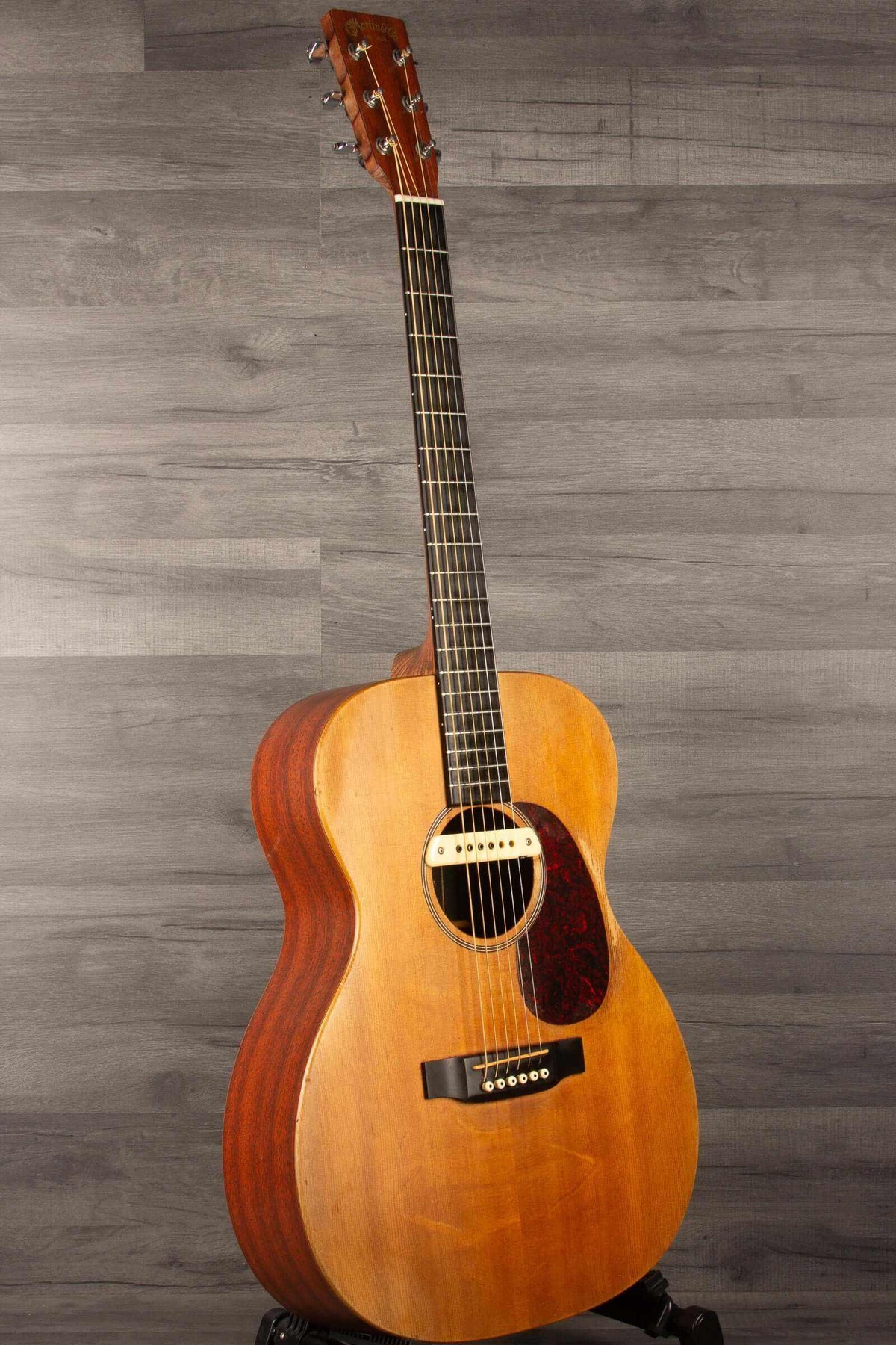 USED - Martin 000X1 inc LR Baggs M1 &  hard case, showcasing the guitar's well-used appearance and craftsmanship.