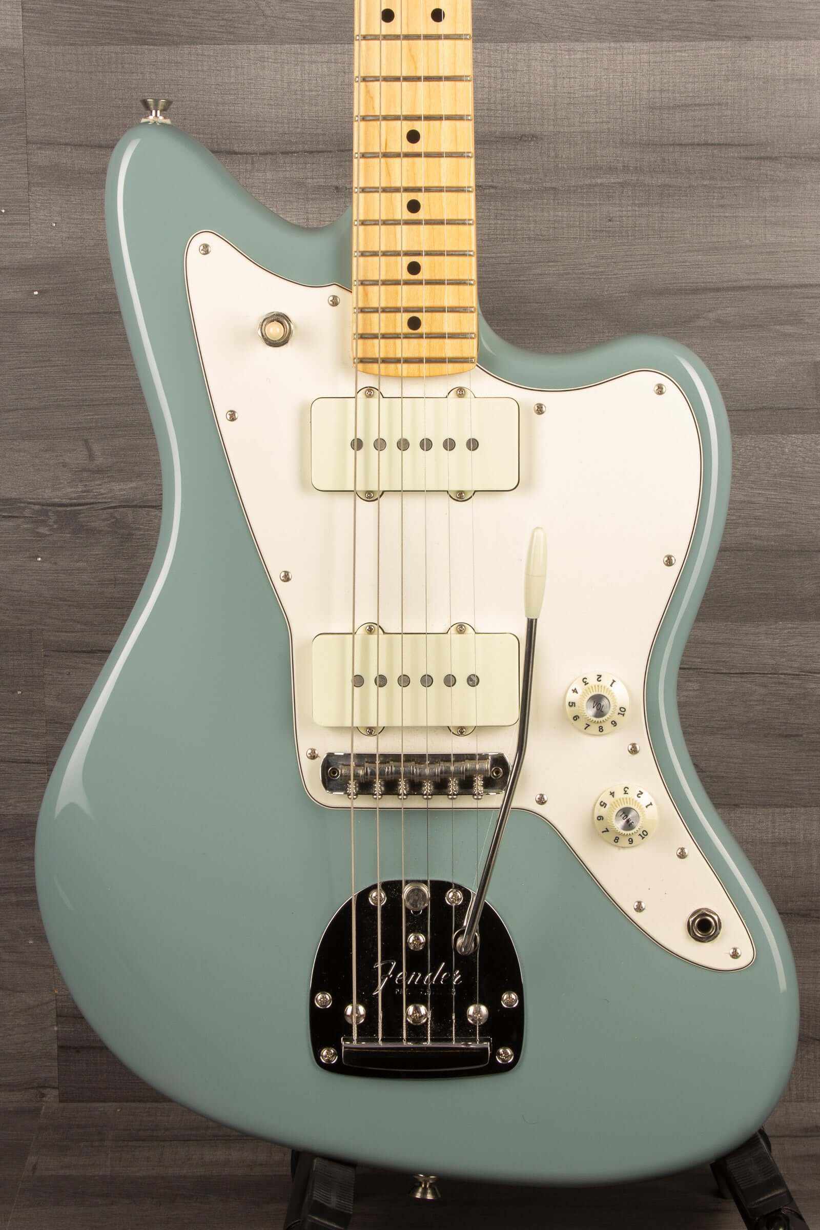 USED - American Professional Jazzmaster®, Maple Neck ,Sonic Grey - MusicStreet