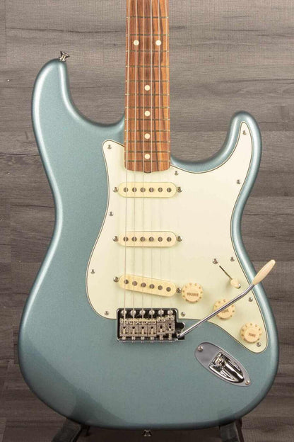 USED - Fender Vintera '60s Stratocaster Ice Blue Metallic