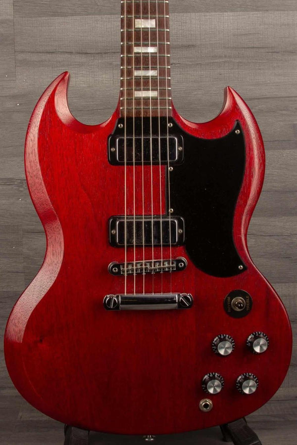 USED - Gibson SG 70's Deluxe Tribute 2016 - Satin Cherry (incl. hard case) - MusicStreet