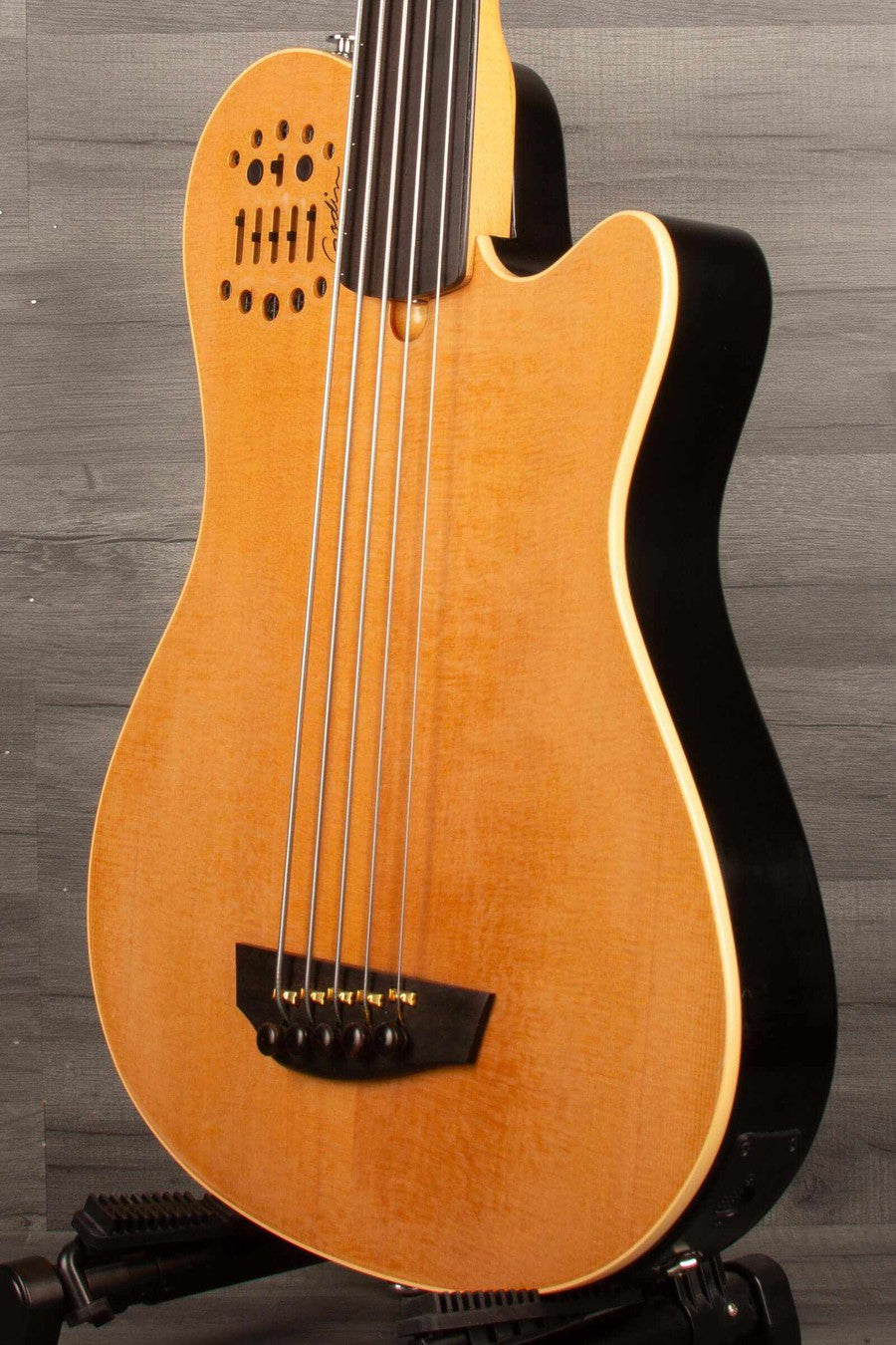 USED - Godin Fretless bass