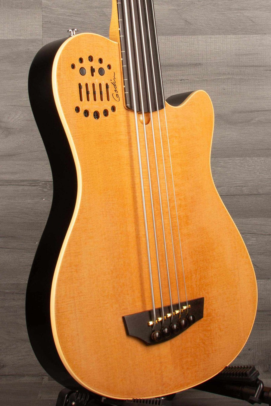 USED - Godin Fretless bass