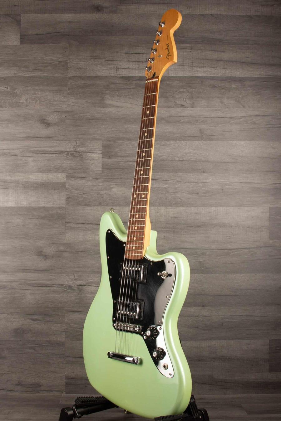 USED - Fender Jaguar  Limited edition Surf pearl - MusicStreet