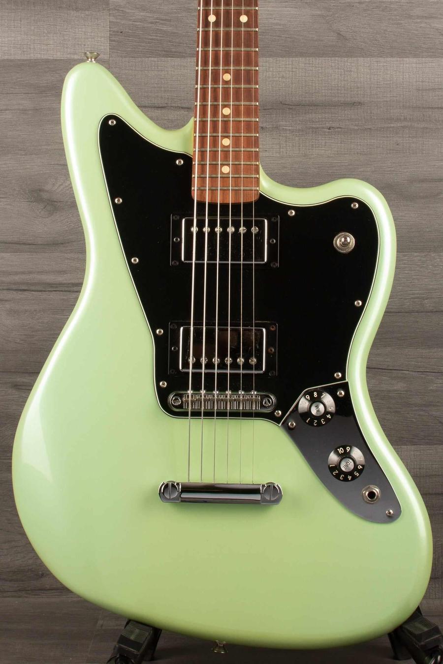 USED - Fender Jaguar  Limited edition Surf pearl - MusicStreet