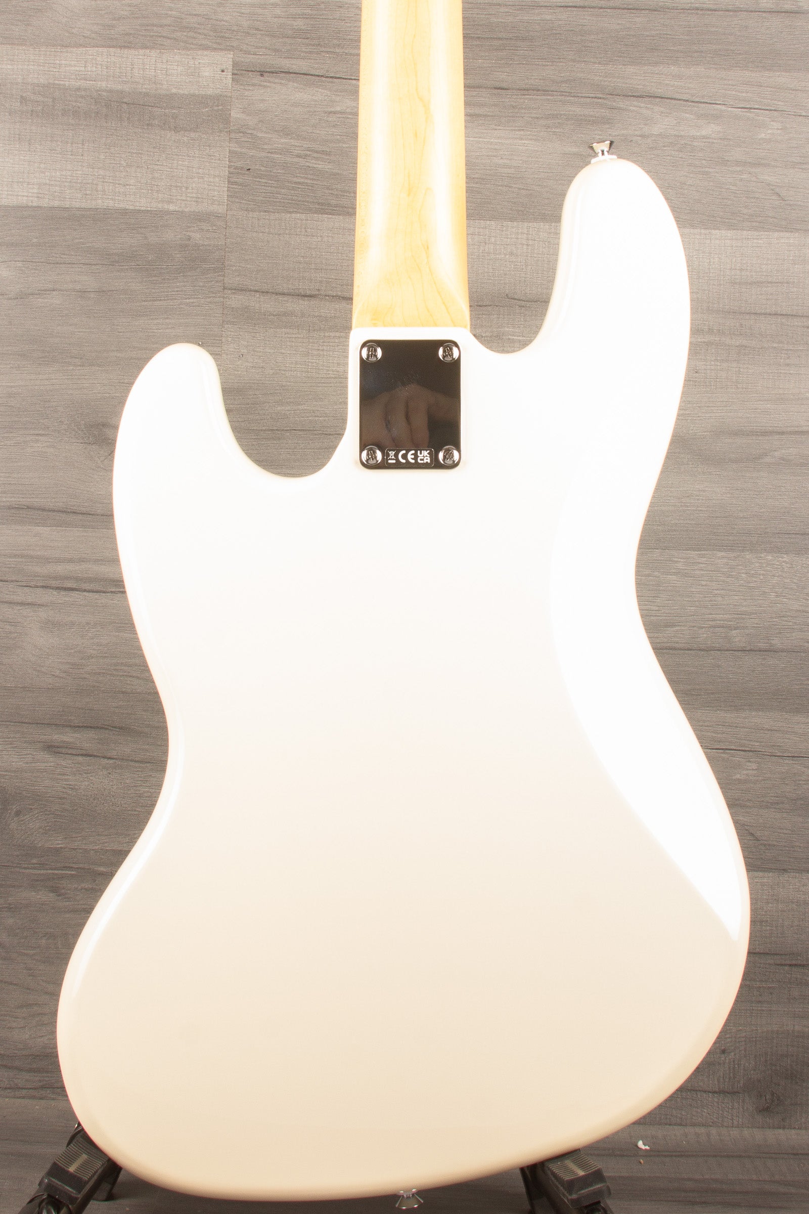 Fender Standard Jazz Bass , Olympic white - MusicStreet