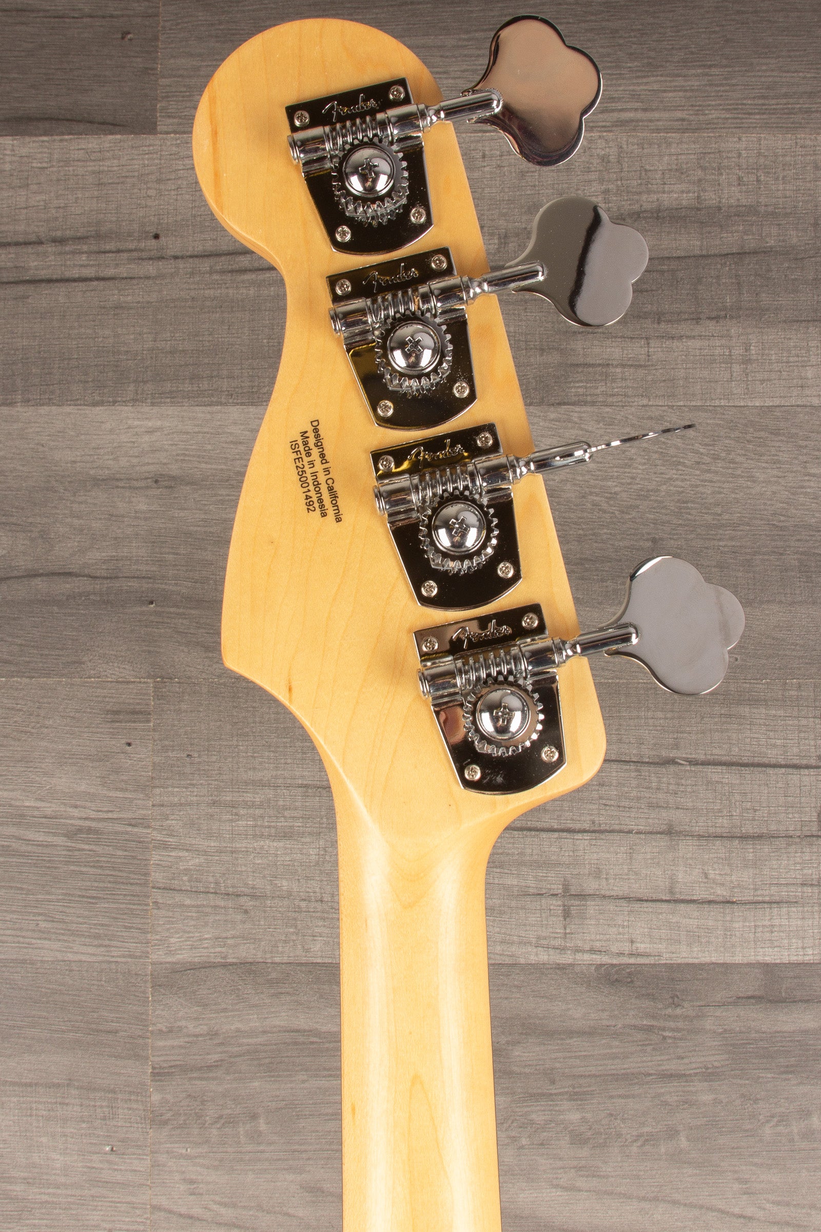 Fender Standard Jazz Bass , Olympic white - MusicStreet