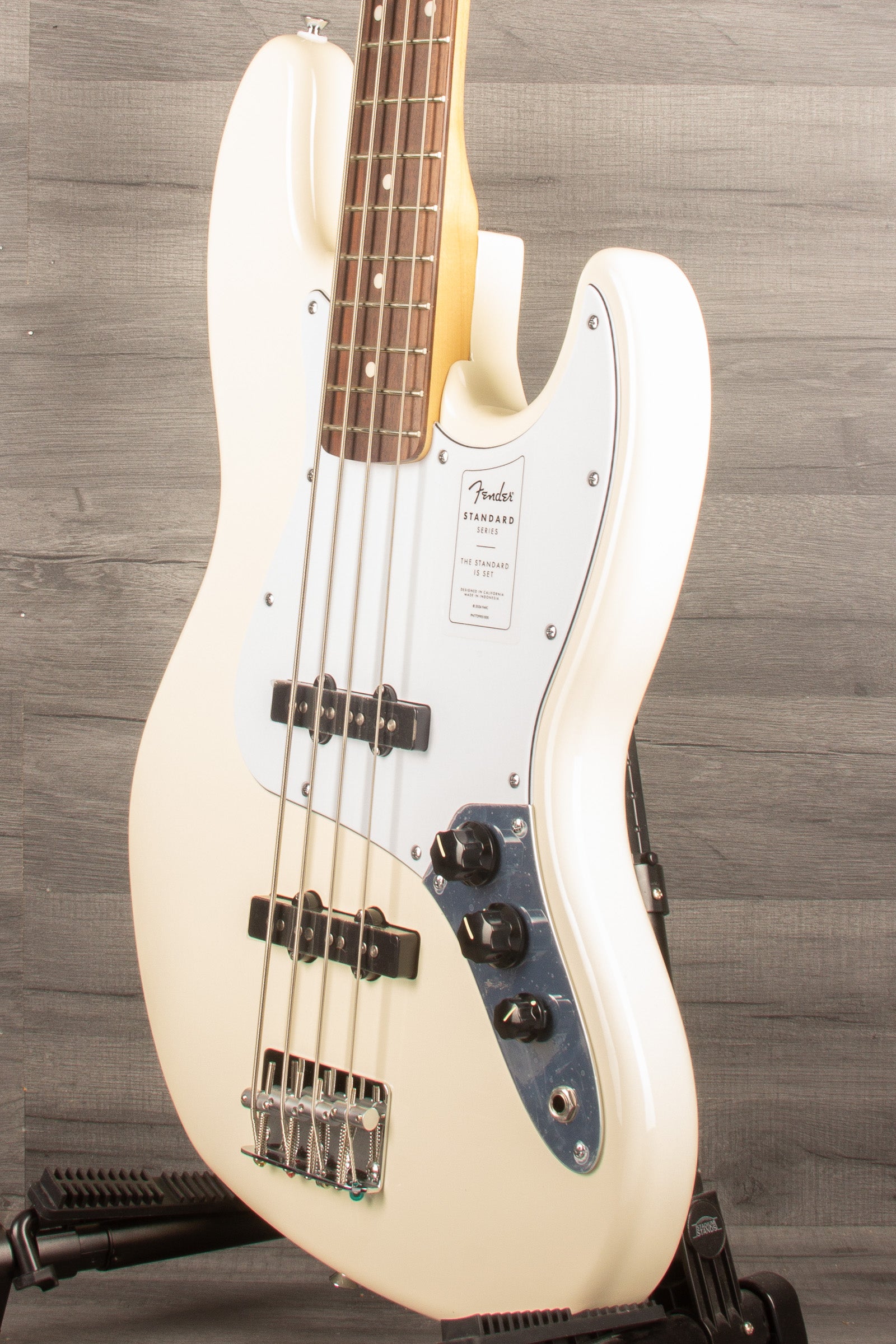 Fender Standard Jazz Bass , Olympic white - MusicStreet