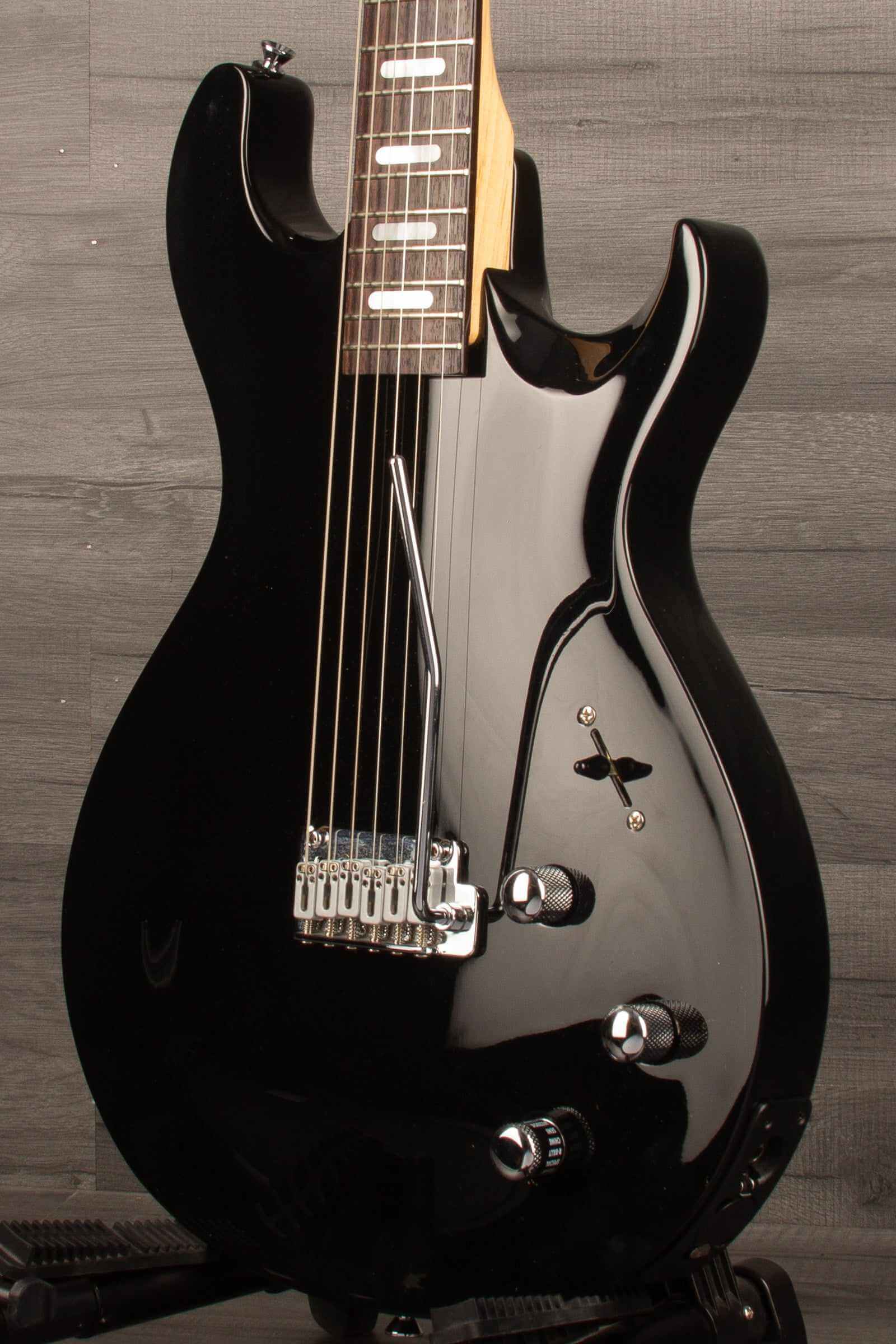 USED - Line 6 Variax 700 Electric Guitar Gloss Black