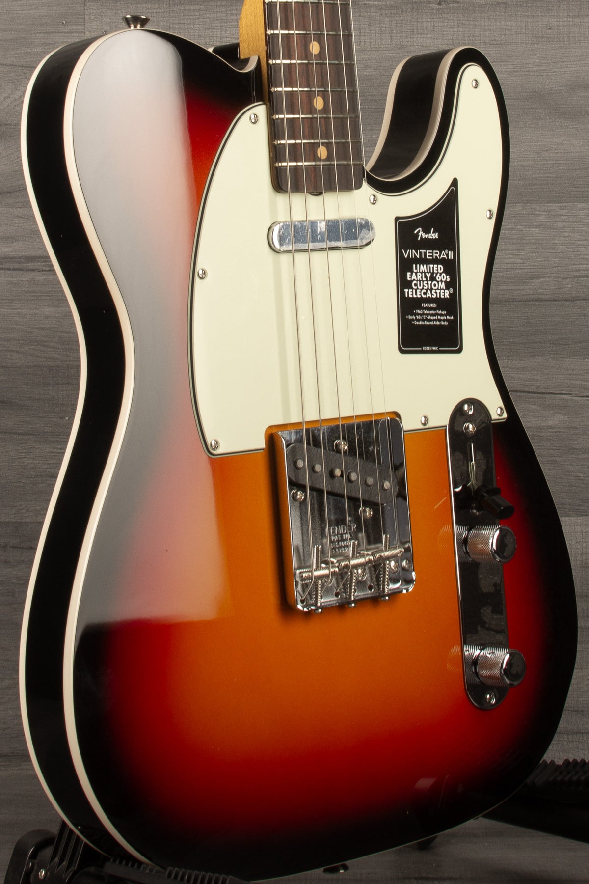 Fender Limited Edition Telecaster Vintera III Early '60s Custom Rosewood Fingerboard 3-Color Sunburst