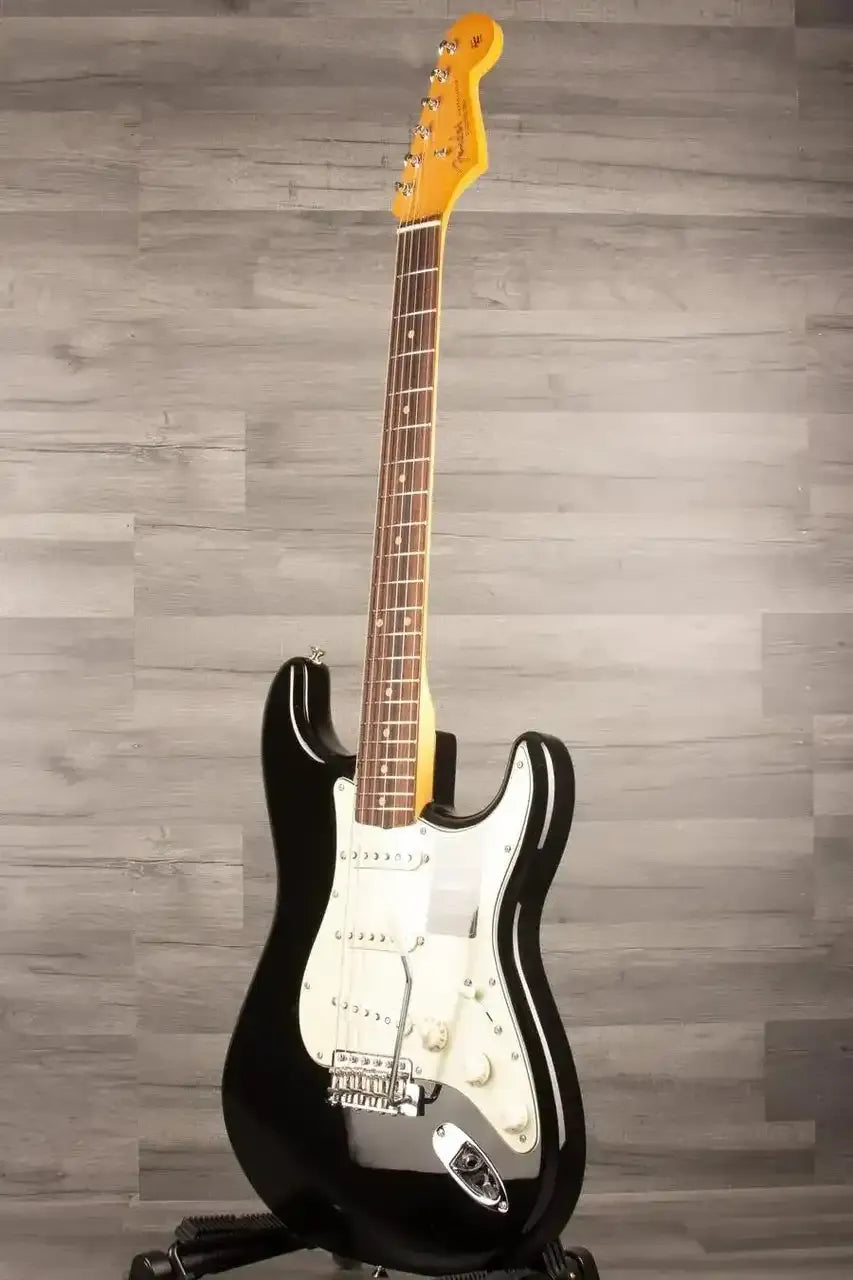 Fender Vintera® III Early '60s Stratocaster®, Rosewood Fingerboard, Black - MusicStreet