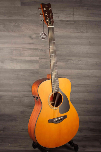 Yamaha FSX3 II electro acoustic guitar with mahogany and sitka spruce body for beautiful sound.