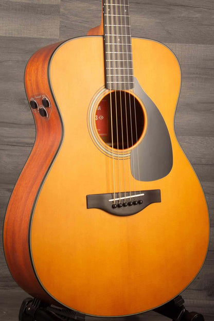 Yamaha FSX3 II electro acoustic guitar showcasing its beautiful mahogany and sitka spruce construction.