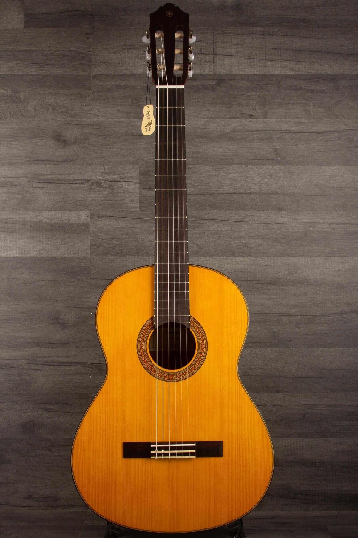 Yamaha CG122MS Classical Guitar, an affordable classical guitar with rich tone and beautiful design.