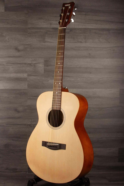Yamaha FS400 Natural Satin concert acoustic guitar with a natural finish and comfortable design.