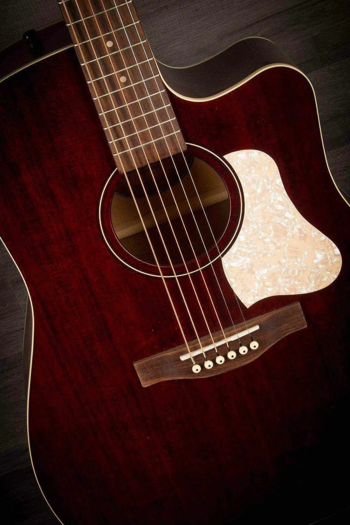 Art & Lutherie Americana Tennessee Red CW QIT