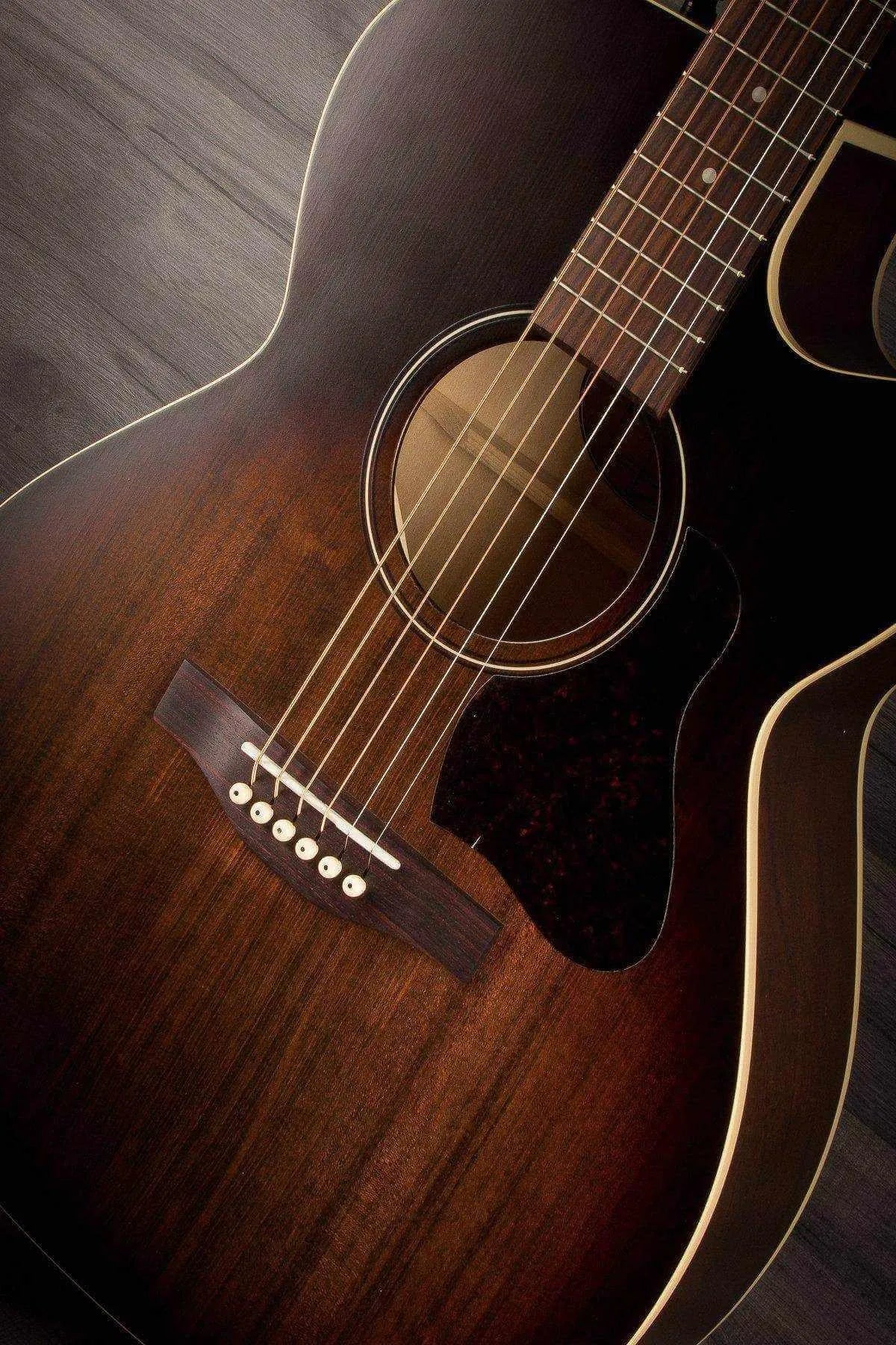Art & Lutherie Legacy Bourbon Burst CW QIT - Acoustic Guitar