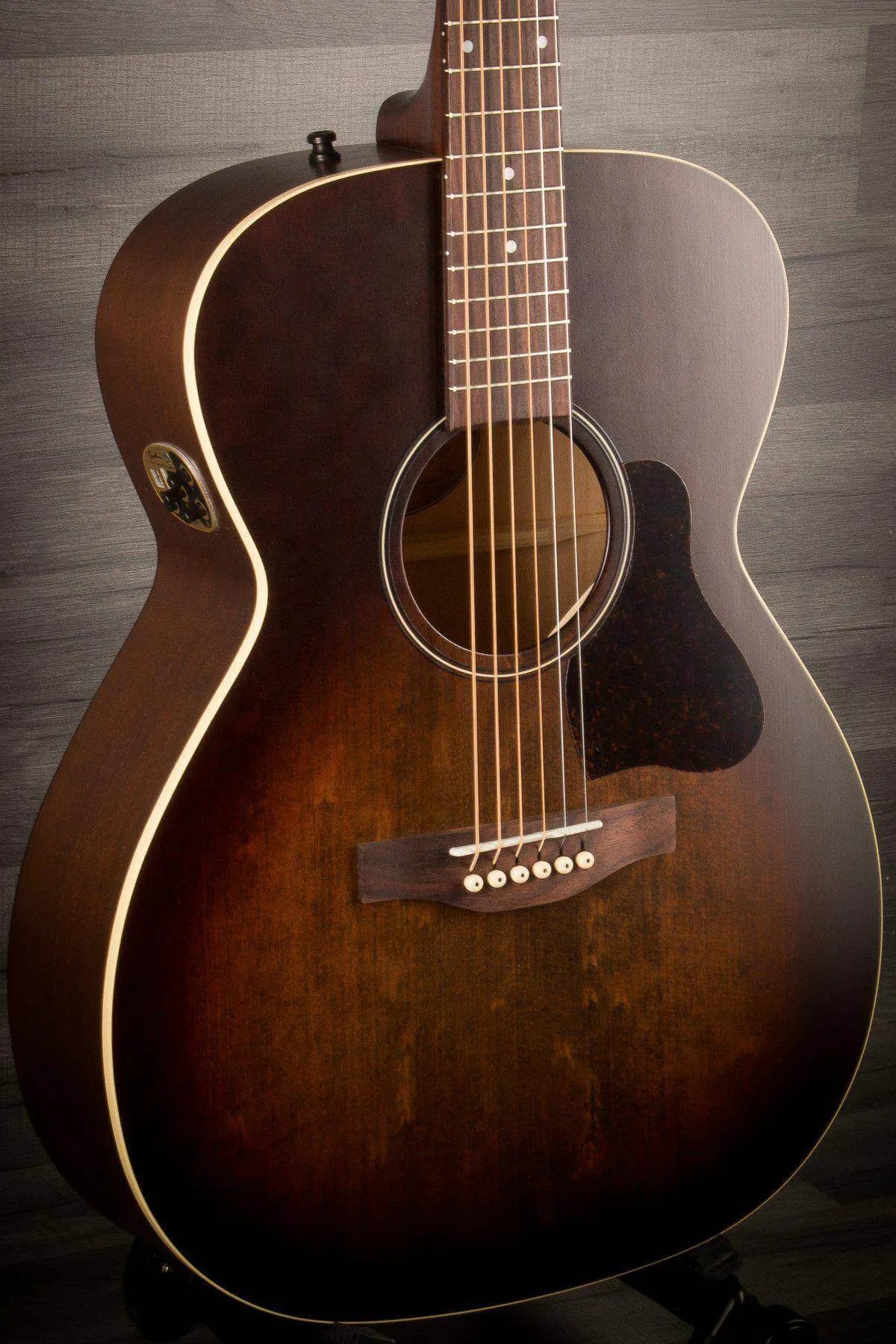 Art & Lutherie Legacy Bourbon Burst Q1T - Acoustic Guitar