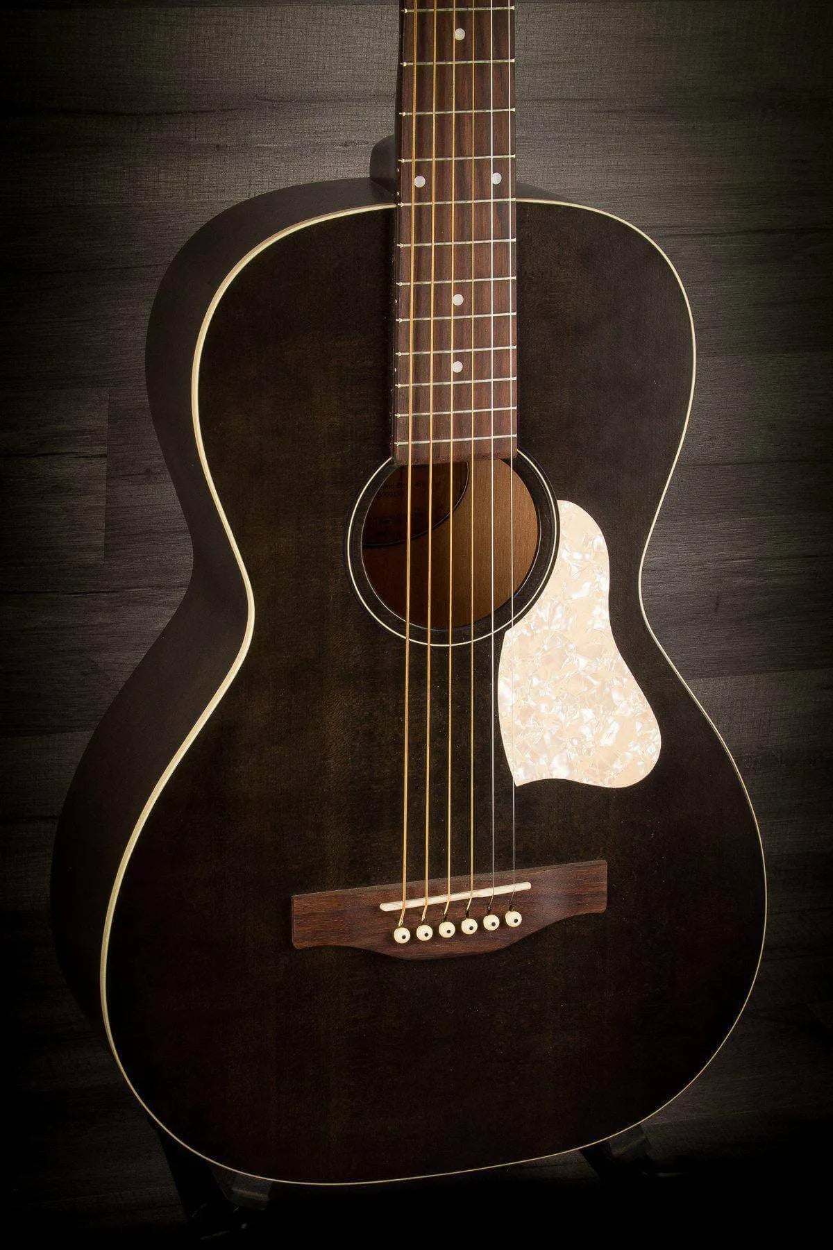 Art & Lutherie Roadhouse - Faded Black