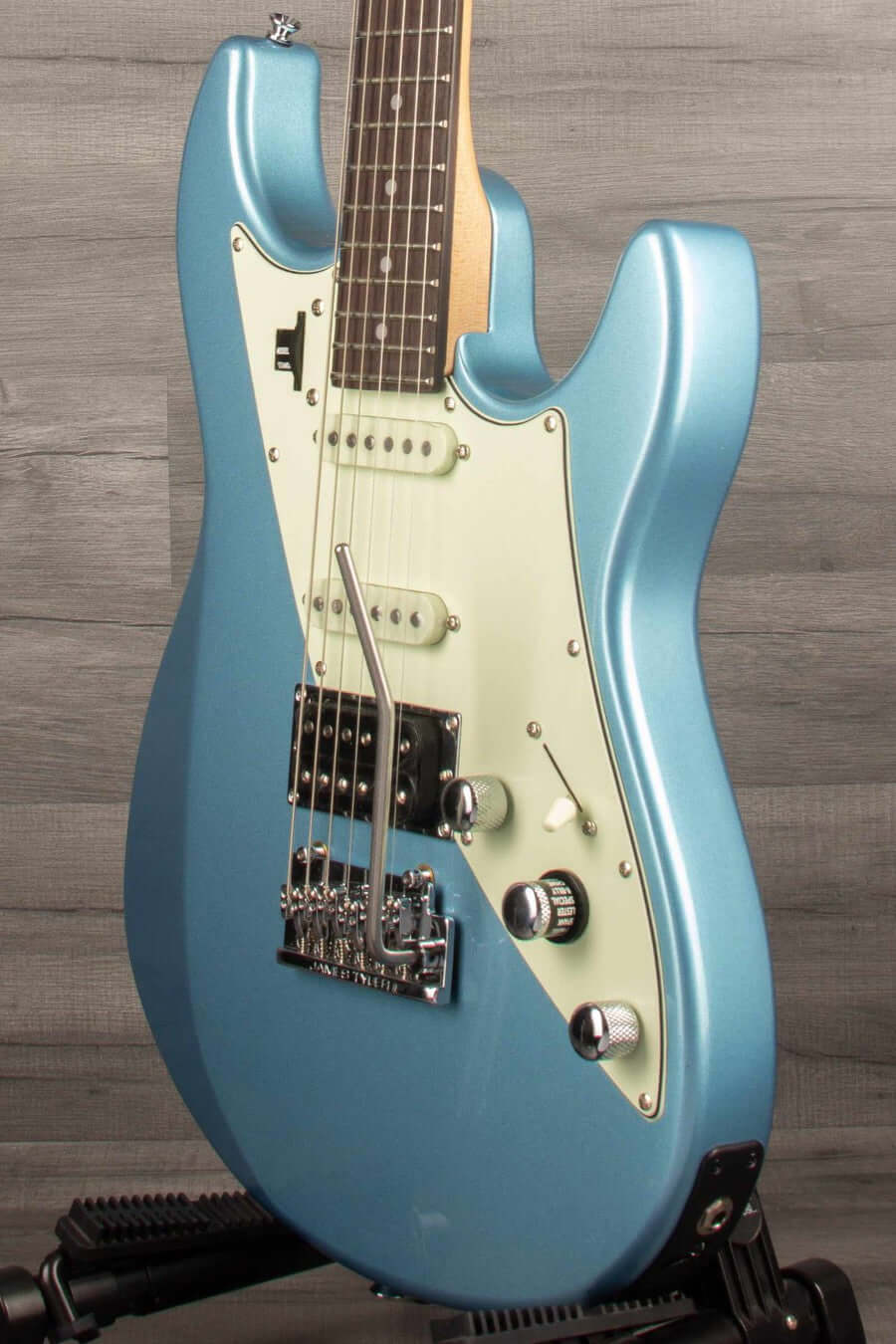 *B Stock - Line 6 James Tyler Variax JTV-69 EB Lake Placid Blue