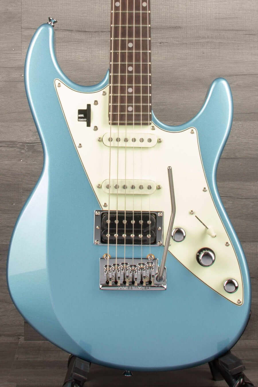 *B Stock - Line 6 James Tyler Variax JTV-69 EB Lake Placid Blue