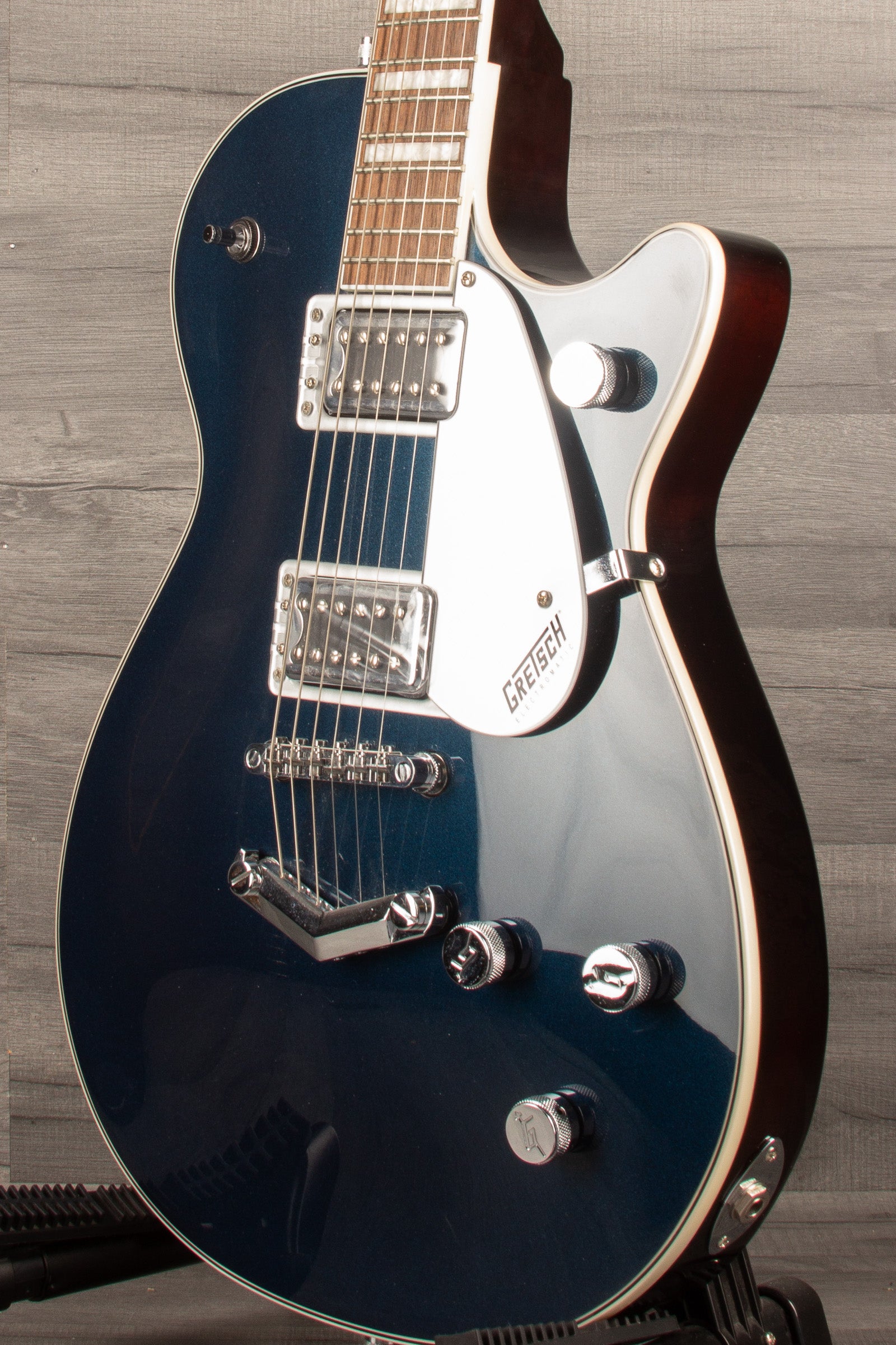 USED Gretsch G5220 Electromatic® Jet - MusicStreet