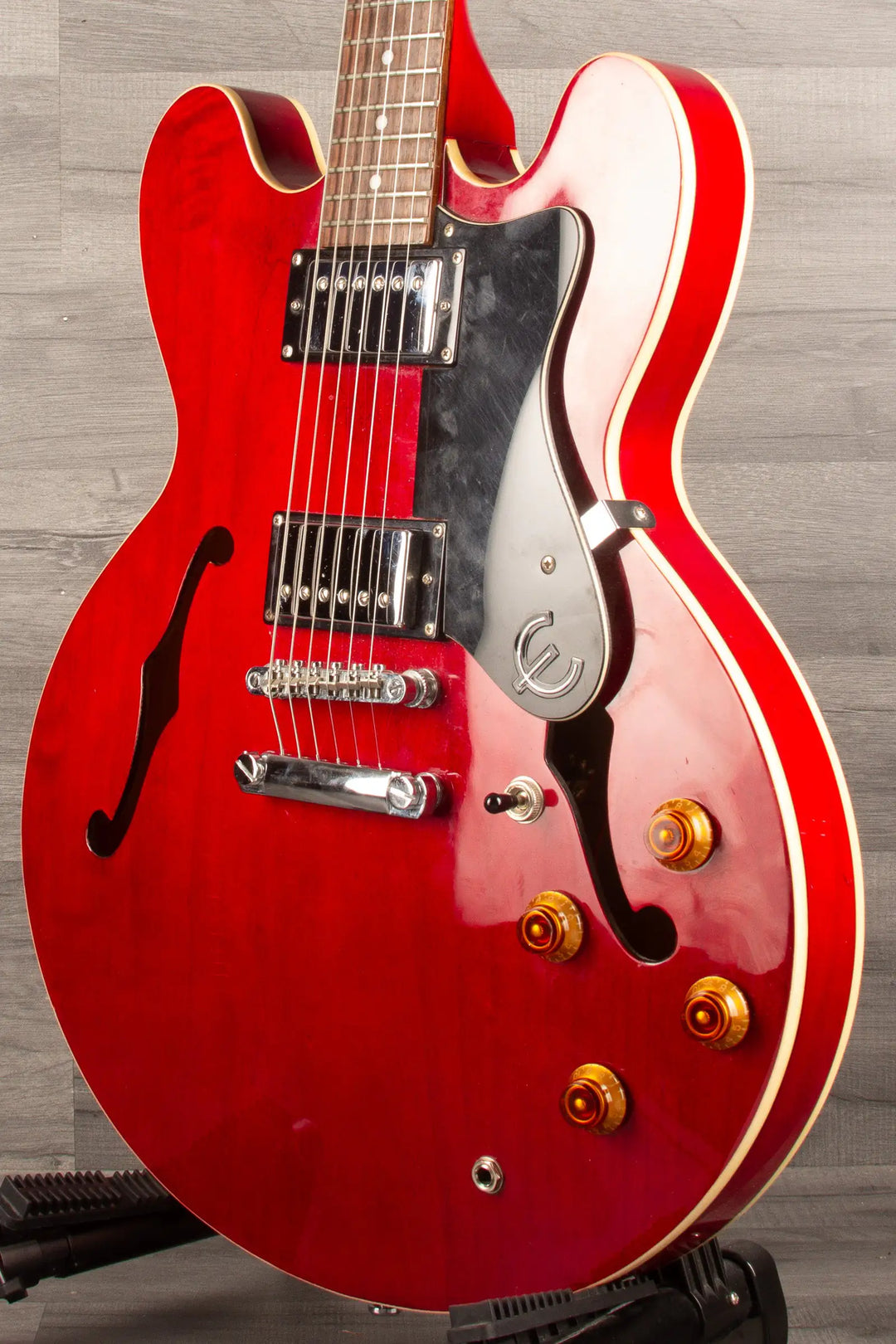 USED - Epiphone ES-335 Electric Guitar - Cherry inc Gator hard case - MusicStreet