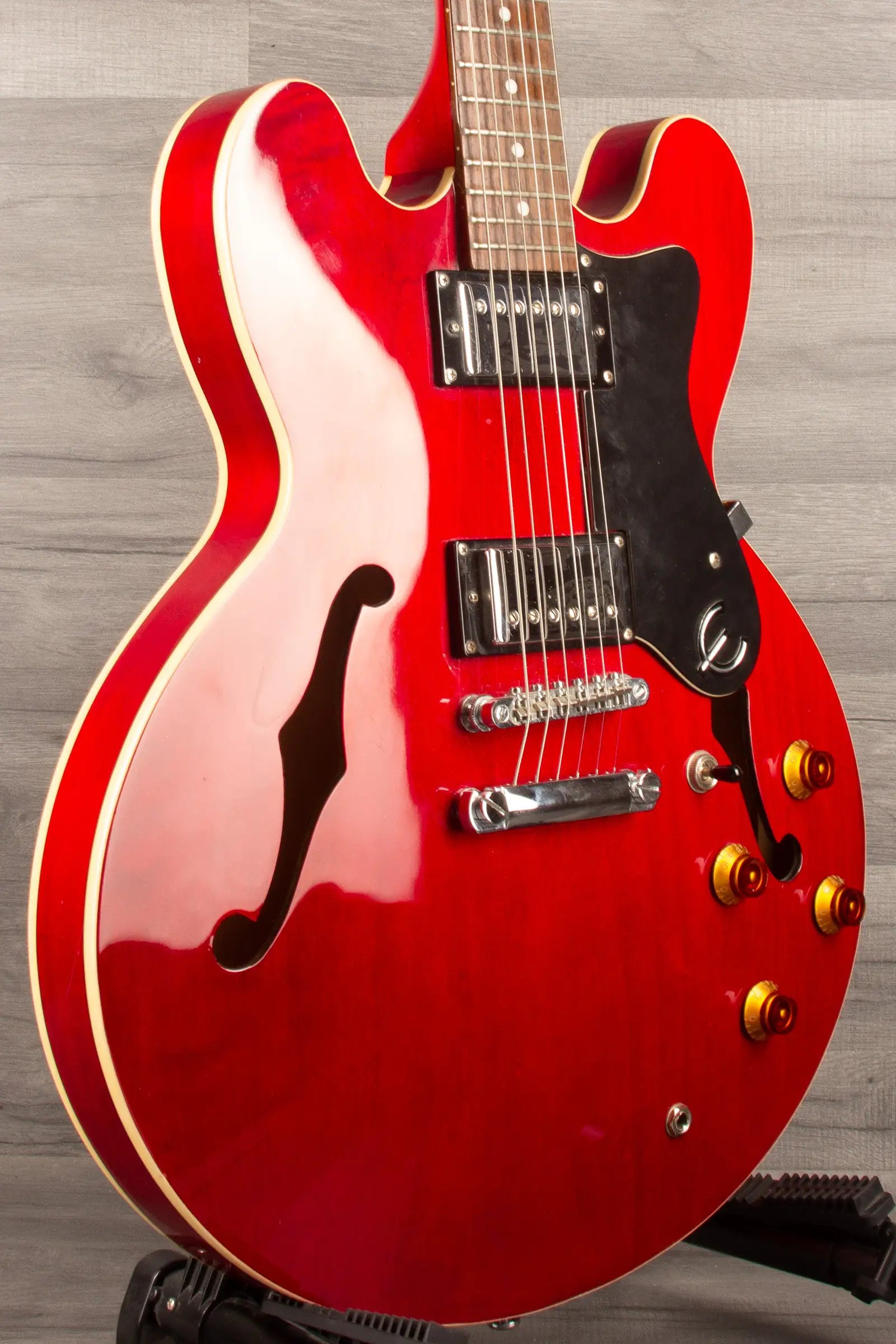 USED - Epiphone ES-335 Electric Guitar - Cherry inc Gator hard case - MusicStreet