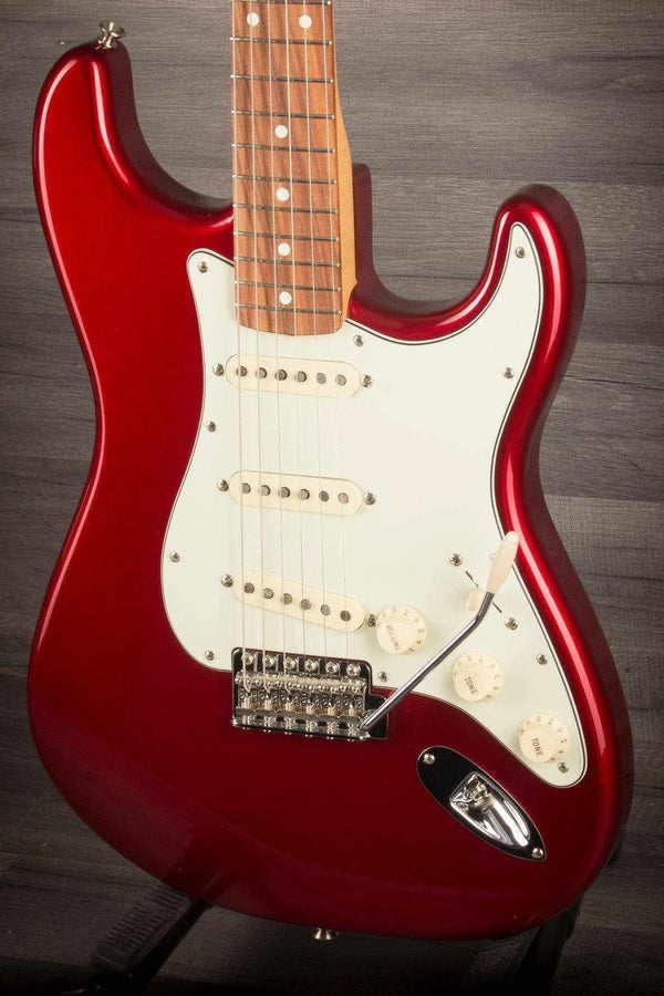 Fender - Classic Series 60'S Stratocaster (Candy Apple Red)