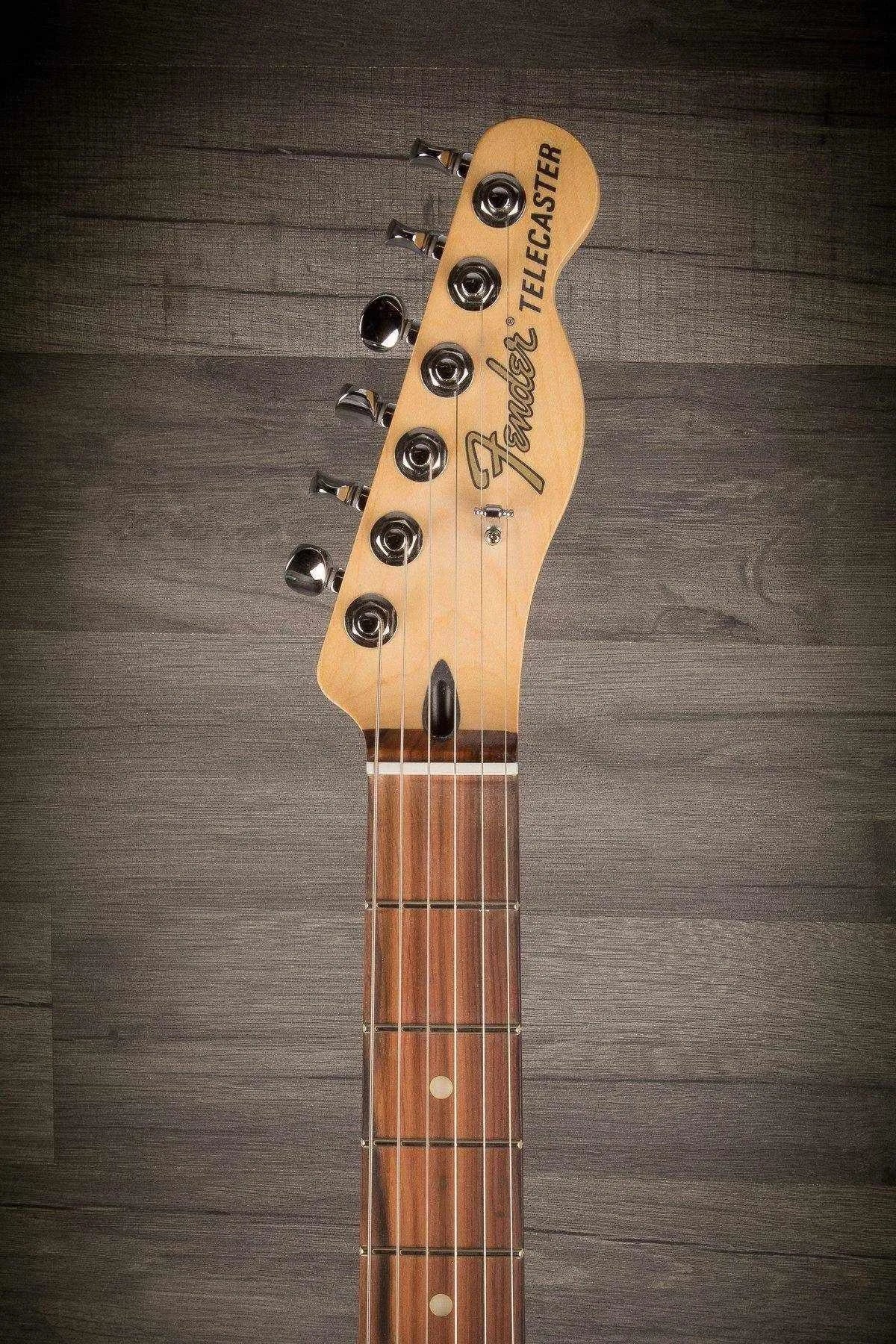 Fender Deluxe Nashville Telecaster in Daphne Blue