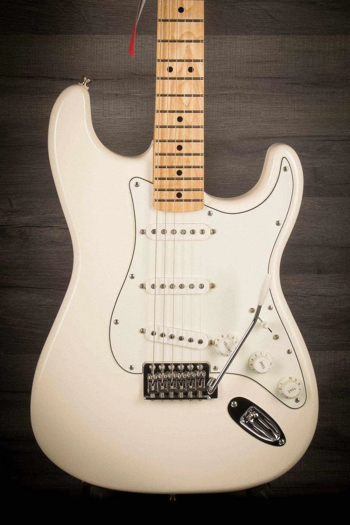 Fender - Standard Stratocaster (Arctic White)
