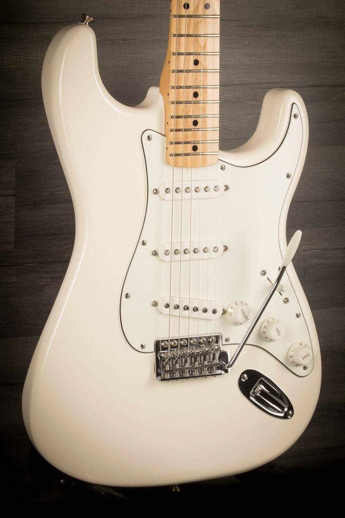 Fender - Standard Stratocaster (Arctic White)