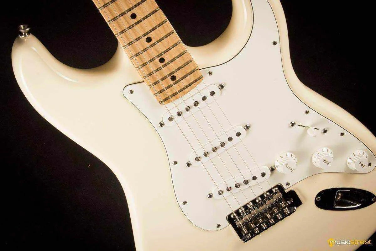 USED - American Special Stratocaster - Olympic White
