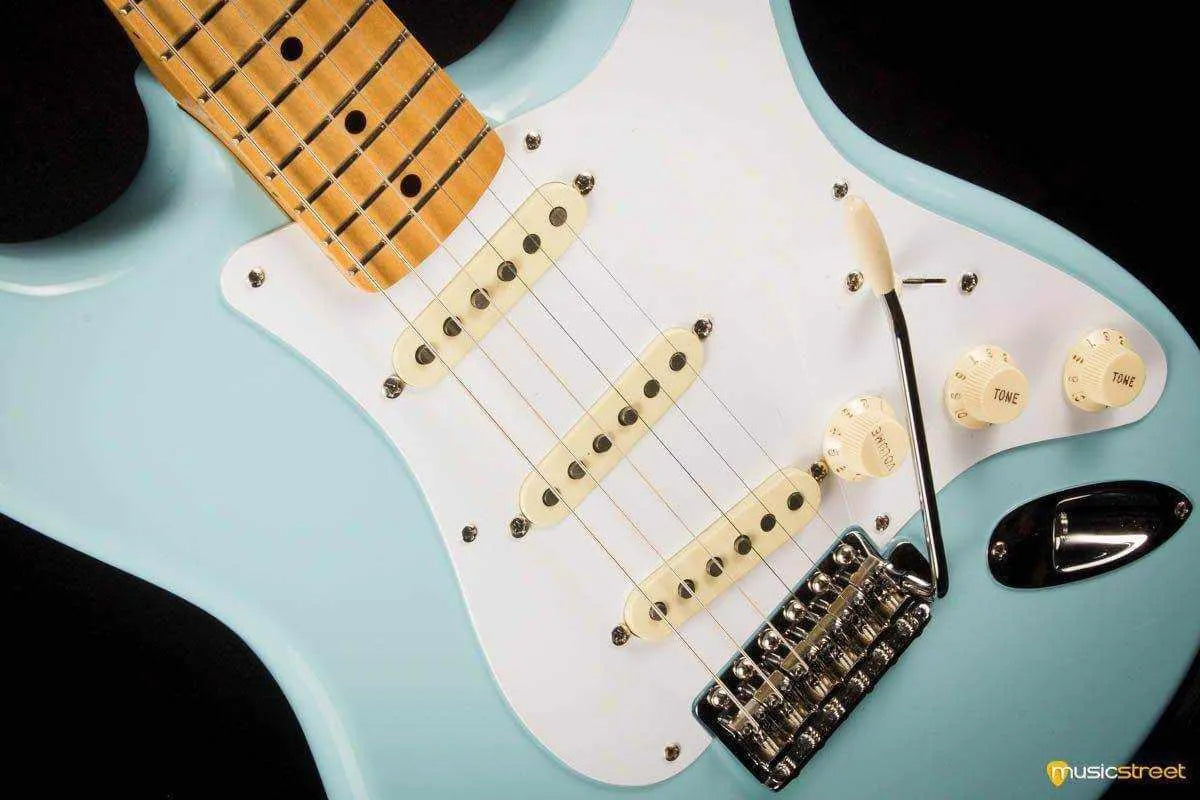 USED - Fender - Classic Series 50'S Stratocaster - Daphne Blue
