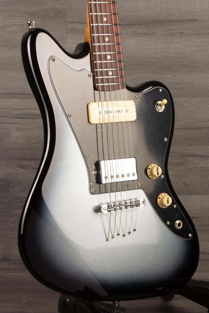 USED - Jet JJ350 Baritone Guitar in Moonburst finish, showcasing superb condition and extended 27" scale for rich tones.