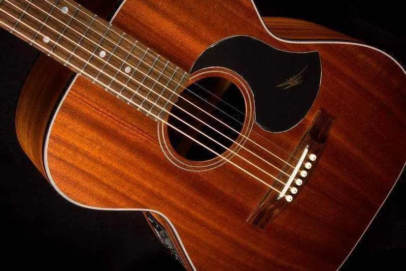 Maton M808