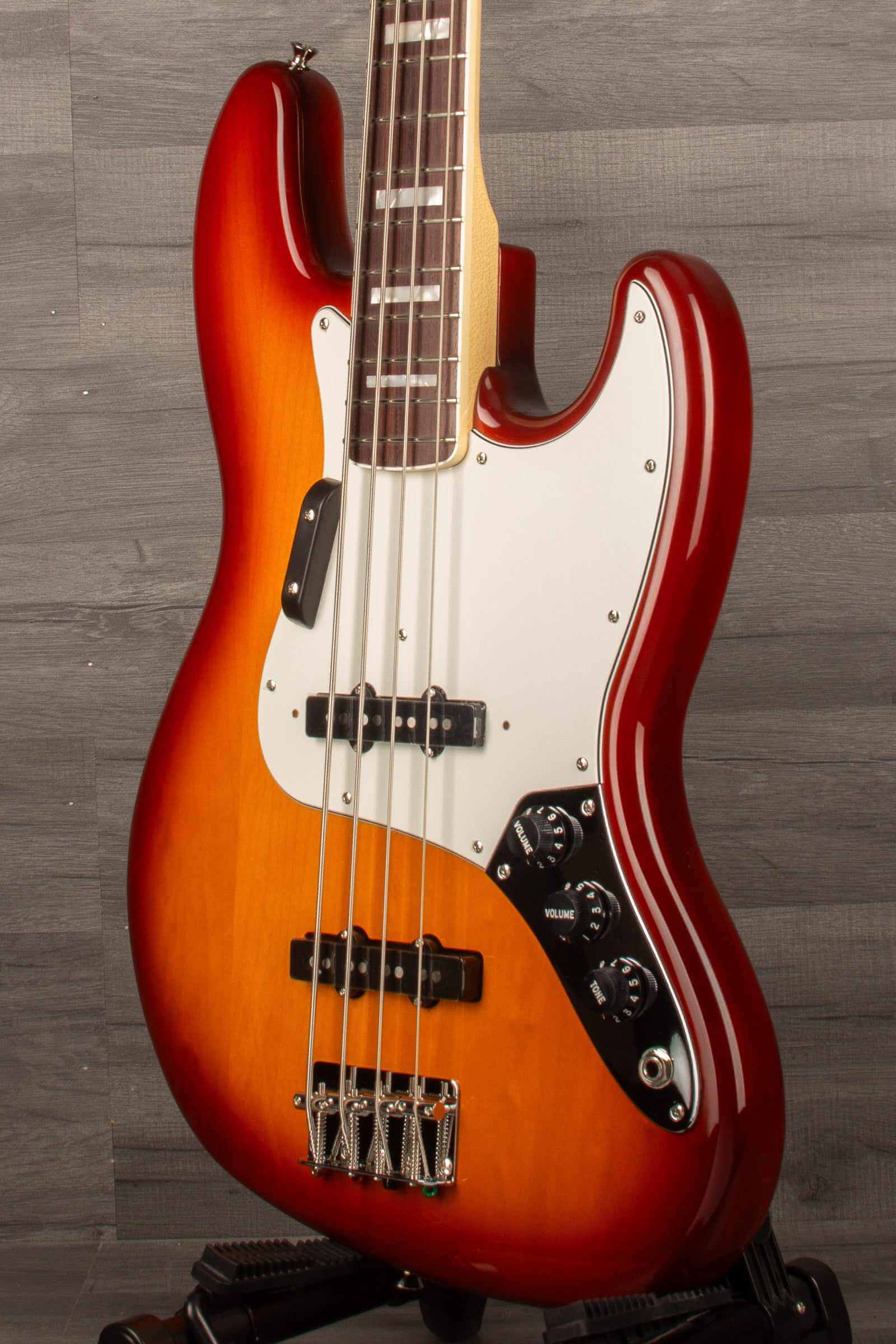 Fender Made in Japan International Color Jazz Bass Guitar - Sienna Sunburst, Rosewood Fingerboard