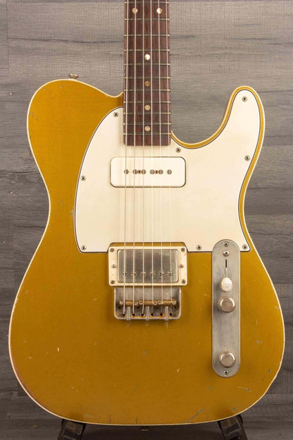Regent 7 - Duophonic All Gold electric guitar featuring a vintage look, rosewood board, and P90/PAF pickups.