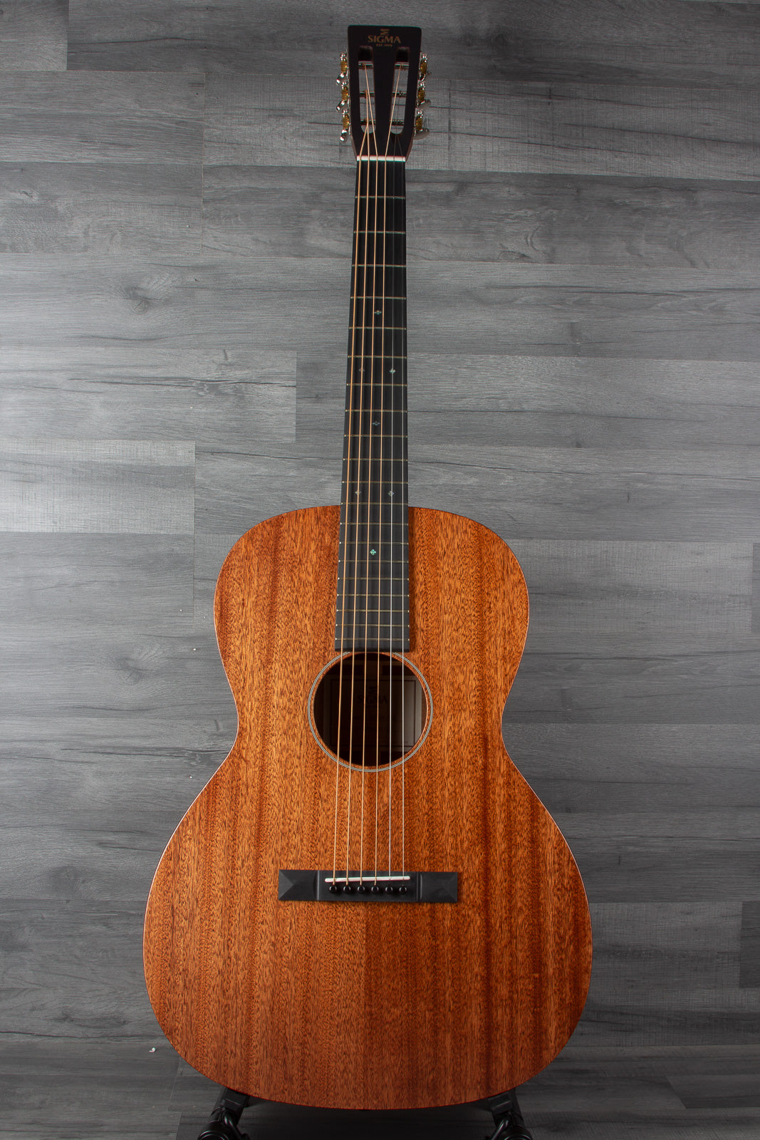 Sigma 000M-15S
